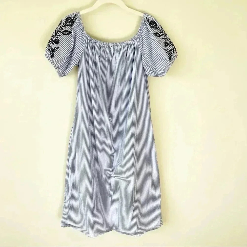 Who What Wear Embroidered Puff Sleeve Striped Midi Dress M EUC - Picture 3 of 8